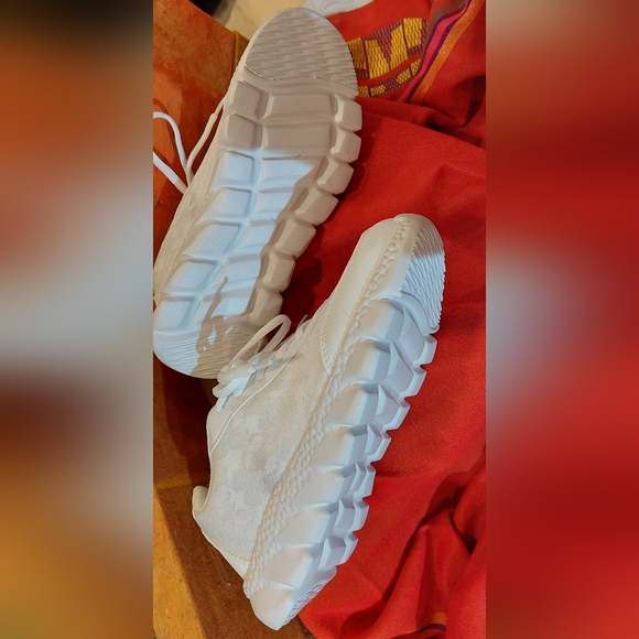 Classic White Women's Sneakers - Picture 5 of 7